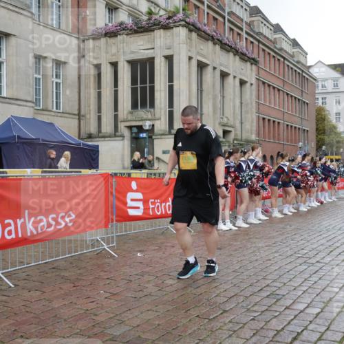 13.09.2026 - Kiel Lauf Yannick Fuchs http://msf.ph/oto/10430659 13.09.2026 11:13:37 Ziel 328, 2290, 2607, 4299, 8492, 9787, 9860, 10660, 11210, 12234, 2290, 2696, 3882, 5472, 6237, 10432, 11369, 11666, 12234, 4575, 8831, 9552, 9553, 5061, 11369 meine-sportfotos.de