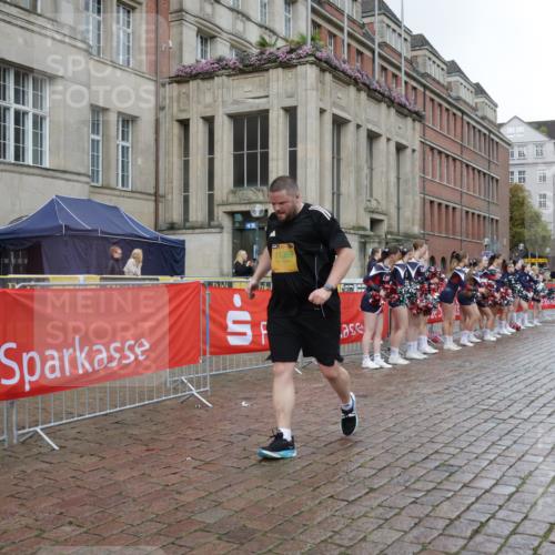 13.09.2026 - Kiel Lauf Yannick Fuchs http://msf.ph/oto/10430662 13.09.2026 11:13:37 Ziel 328, 2290, 2607, 4299, 8492, 9787, 9860, 10660, 11210, 12234, 2290, 2696, 3882, 5472, 6237, 10432, 11369, 11666, 12234, 4575, 8831, 9552, 9553, 5061, 11369 meine-sportfotos.de