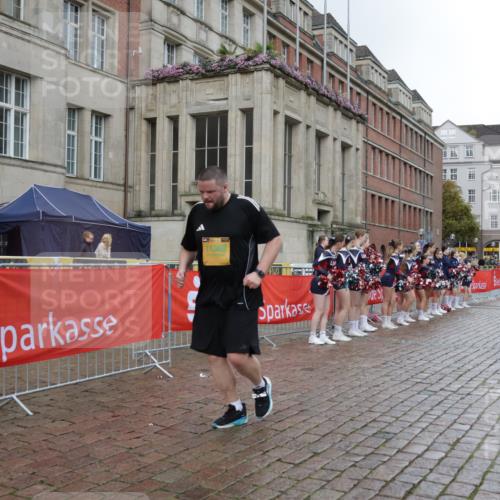 13.09.2026 - Kiel Lauf Yannick Fuchs http://msf.ph/oto/10430666 13.09.2026 11:13:37 Ziel 328, 2290, 2607, 4299, 8492, 9787, 9860, 10660, 11210, 12234, 2290, 2696, 3882, 5472, 6237, 10432, 11369, 11666, 12234, 4575, 8831, 9552, 9553, 5061, 11369 meine-sportfotos.de