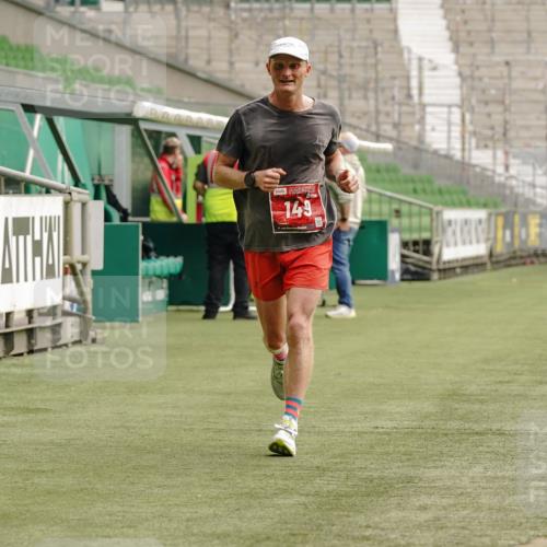 13.09.2026 - 21. swb-Marathon Bremen Michael Burmester http://msf.ph/oto/10430684 13.09.2026 12:23:51 Laufen im Stadion 129, 149, 236, 289, 798, 1483, 1490, 1567, 634, 1957 meine-sportfotos.de