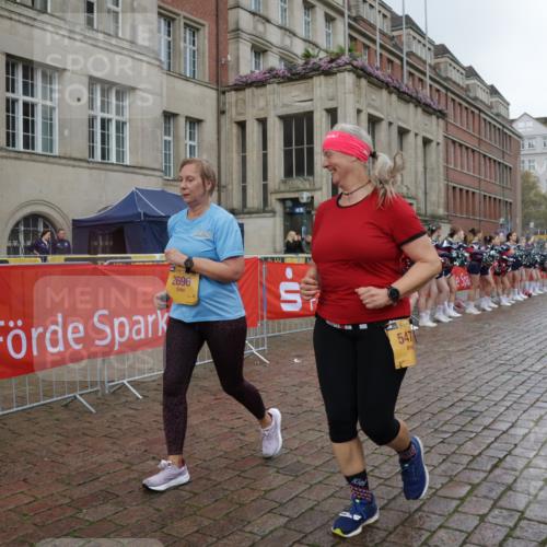 13.09.2026 - Kiel Lauf Yannick Fuchs http://msf.ph/oto/10430686 13.09.2026 11:13:44 Ziel 4575, 8831, 9552, 9553, 9787, 10660, 328, 2290, 2607, 2696, 4299, 5472, 6237, 8492, 9860, 10432, 11210, 11666, 12234, 2696, 3882, 5472, 11369 meine-sportfotos.de