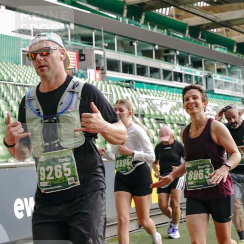 13.09.2026 - 21. swb-Marathon Bremen Michael Burmester http://msf.ph/oto/10430688 13.09.2026 13:28:09 Laufen im Stadion 111, 186, 220, 357, 364, 478, 597, 726, 829, 888, 925, 1079, 1220, 1298, 1325, 1412, 1496, 1608, 1700, 1741, 1769, 1777, 1958, 1961, 1984, 2236, 2309, 2365, 2388, 2404, 2472, 2502, 2507, 2542, 2574, 2582, 2593, 2725, 2743, 2748, 2868, 2875, 2876, 2923, 2991, 3045, 3050, 3061, 3073, 3154, 3184, 3219, 3540, 3589, 3592, 3595, 3678, 3694, 3756, 3798, 3826, 3853, 3885, 3907, 3978, 3987, 4108, 4238, 4457, 4660 meine-sportfotos.de