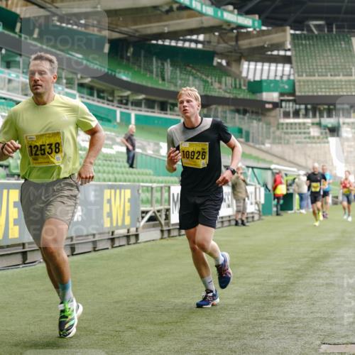 13.09.2026 - 21. swb-Marathon Bremen Michael Burmester http://msf.ph/oto/10430714 13.09.2026 10:21:56 Laufen im Stadion 10244, 10302, 10441, 10818, 10926, 10961, 11083, 11142, 11338, 11454, 11619, 11738, 11854, 11916, 11944, 11964, 12003, 12289, 12370, 12456, 12513, 12520, 12538, 12540, 13507, 13514, 13519, 13535, 13539, 13548, 13551, 13553, 13559, 13568, 13575, 13583, 13584, 13587, 13606, 13608, 13636, 13637, 13641, 10475, 11481, 11652, 12457, 12458, 13504, 13522, 13533, 13534, 13536, 13543, 13554, 13561, 13564 meine-sportfotos.de