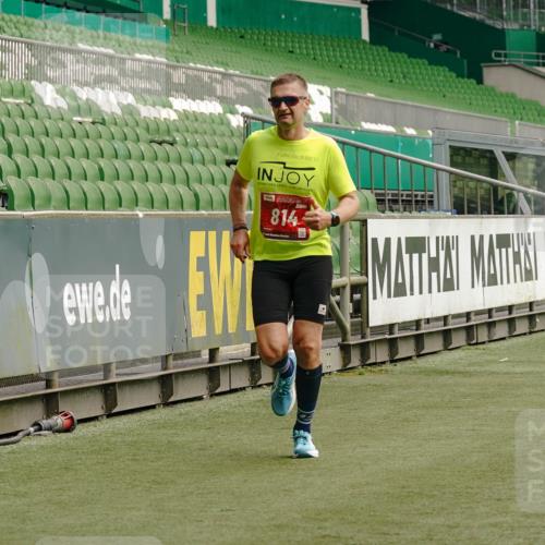 13.09.2026 - 21. swb-Marathon Bremen Michael Burmester http://msf.ph/oto/10430797 13.09.2026 12:24:54 Laufen im Stadion 149, 289, 798, 814, 968, 1313, 1483, 1490, 1544, 1567, 634, 642, 1957 meine-sportfotos.de