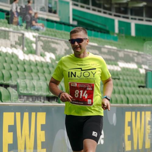 13.09.2026 - 21. swb-Marathon Bremen Michael Burmester http://msf.ph/oto/10430813 13.09.2026 12:24:55 Laufen im Stadion 149, 289, 798, 814, 968, 1313, 1483, 1490, 1544, 634, 642, 1957 meine-sportfotos.de