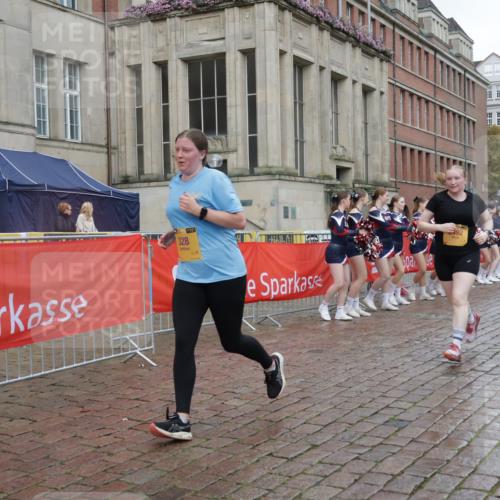13.09.2026 - Kiel Lauf Yannick Fuchs http://msf.ph/oto/10430819 13.09.2026 11:14:06 Ziel 397, 489, 9272, 9873, 328, 4575, 8492, 8831, 9552, 9553, 9787, 10660, 1338, 3278, 5478, 328, 2290, 2607, 4299, 8492, 9860, 11210, 12234 meine-sportfotos.de
