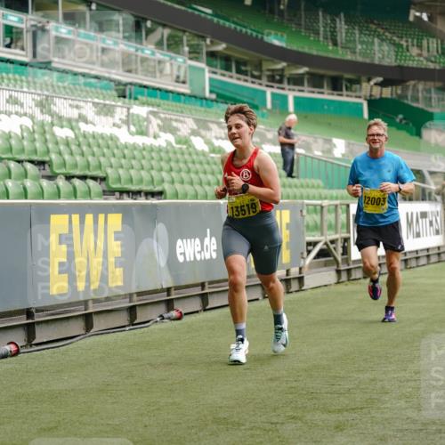 13.09.2026 - 21. swb-Marathon Bremen Michael Burmester http://msf.ph/oto/10430836 13.09.2026 10:22:03 Laufen im Stadion 10244, 10302, 10441, 10926, 10961, 11083, 11142, 11338, 11454, 11619, 11738, 11854, 11916, 11944, 11964, 12003, 12289, 12370, 12456, 12513, 12520, 12538, 13507, 13513, 13514, 13519, 13535, 13539, 13548, 13551, 13553, 13559, 13568, 13575, 13584, 13587, 13606, 13608, 13636, 13641, 10366, 10475, 11481, 11652, 12457, 12458, 13504, 13530, 13533, 13534, 13536, 13541, 13543, 13554, 13561, 13564 meine-sportfotos.de
