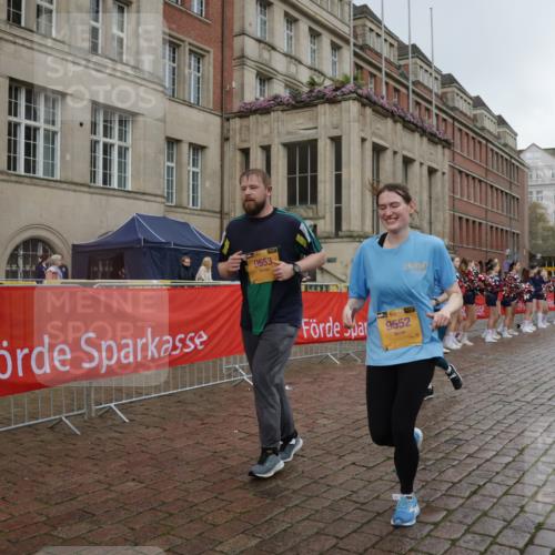 13.09.2026 - Kiel Lauf Yannick Fuchs http://msf.ph/oto/10430857 13.09.2026 11:14:18 Ziel 397, 489, 3278, 5478, 9272, 9873, 489, 4575, 8831, 9552, 9553, 9873, 270, 283, 1338, 1339, 2520, 6378, 6783, 6806, 7787, 7998, 10278, 8831, 9552, 9553, 9787, 10660 meine-sportfotos.de