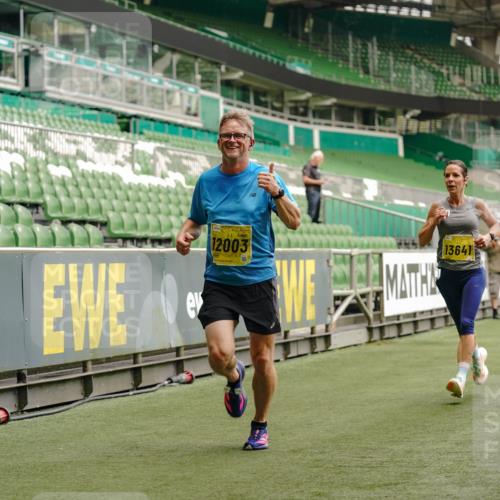 13.09.2026 - 21. swb-Marathon Bremen Michael Burmester http://msf.ph/oto/10430876 13.09.2026 10:22:05 Laufen im Stadion 10244, 10302, 10441, 10926, 10961, 11083, 11142, 11338, 11454, 11619, 11738, 11854, 11916, 11944, 11964, 12003, 12289, 12370, 12456, 12513, 12520, 12538, 13507, 13513, 13514, 13519, 13535, 13539, 13548, 13551, 13553, 13559, 13568, 13575, 13584, 13587, 13606, 13608, 13616, 13636, 13641, 10366, 10475, 11481, 11652, 12457, 12458, 13504, 13530, 13533, 13534, 13536, 13541, 13543, 13554, 13561, 13564 meine-sportfotos.de