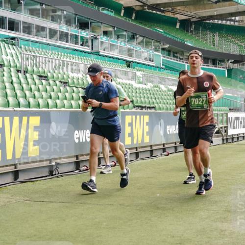 13.09.2026 - 21. swb-Marathon Bremen Michael Burmester http://msf.ph/oto/10430879 13.09.2026 13:03:58 Laufen im Stadion 209, 210, 488, 534, 565, 596, 725, 762, 881, 940, 1014, 1343, 1373, 1456, 1458, 1460, 1479, 1611, 1649, 1653, 1687, 1771, 2223, 2276, 2364, 2369, 2421, 2430, 2434, 2452, 2513, 2625, 2779, 2851, 2872, 2891, 2900, 2910, 2934, 2957, 2977, 3028, 3114, 3135, 3217, 3258, 3360, 3402, 3419, 3425, 3454, 3460, 3496, 3510, 3521, 3576, 3579, 3585, 3597, 3618, 3796, 3846, 3859, 3893, 3909, 3938, 3970, 3983, 4077, 4133, 4558, 242 meine-sportfotos.de