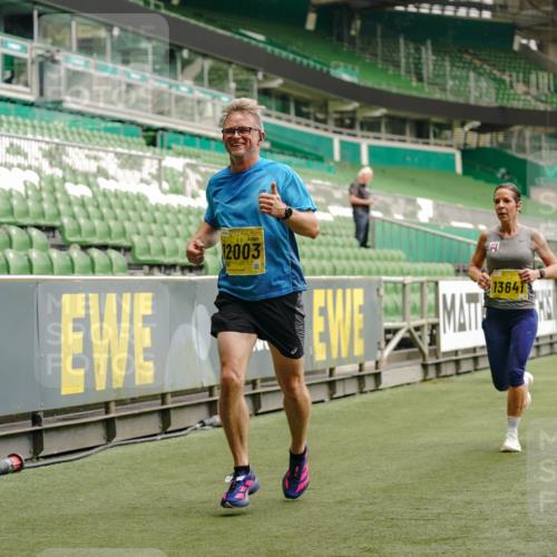 13.09.2026 - 21. swb-Marathon Bremen Michael Burmester http://msf.ph/oto/10430888 13.09.2026 10:22:05 Laufen im Stadion 10244, 10302, 10441, 10926, 10961, 11083, 11142, 11338, 11454, 11619, 11738, 11854, 11916, 11944, 11964, 12003, 12289, 12370, 12456, 12513, 12520, 12538, 13507, 13513, 13514, 13519, 13535, 13539, 13548, 13551, 13553, 13559, 13568, 13575, 13584, 13587, 13606, 13608, 13616, 13636, 13641, 10366, 10475, 11481, 11652, 12457, 12458, 13504, 13530, 13533, 13534, 13536, 13541, 13543, 13554, 13561, 13564 meine-sportfotos.de