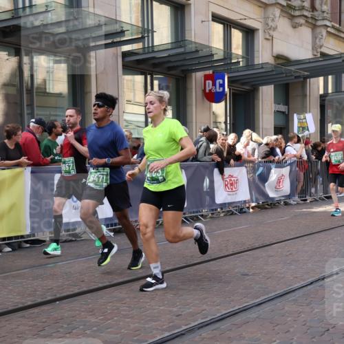 13.09.2026 - 21. swb-Marathon Bremen Strokosch-Dieckow http://msf.ph/oto/10430903 13.09.2026 13:10:47 Ziel 335, 697, 1349, 2021, 2087, 2759, 3440, 3448, 3484, 3647, 4023, 4429, 4475, 4571, 5079, 6471, 6657, 7136, 8183, 8474, 9410, 9618, 9622, 9762, 384, 640, 1181, 1385, 1498, 1554, 2347, 2605, 4023, 4727, 5066, 5152, 5155, 5168, 5314, 5387, 5620, 5648, 6267, 7115, 7136, 7881, 9659, 13248 meine-sportfotos.de
