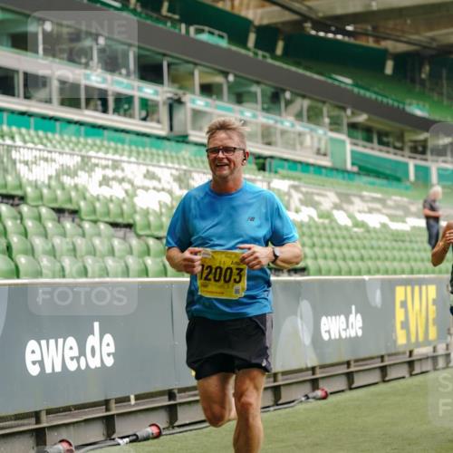 13.09.2026 - 21. swb-Marathon Bremen Michael Burmester http://msf.ph/oto/10430905 13.09.2026 10:22:05 Laufen im Stadion 10244, 10302, 10441, 10926, 10961, 11083, 11142, 11338, 11454, 11619, 11738, 11854, 11916, 11944, 11964, 12003, 12289, 12370, 12456, 12513, 12520, 12538, 13507, 13513, 13514, 13519, 13535, 13539, 13548, 13551, 13553, 13559, 13568, 13575, 13584, 13587, 13606, 13608, 13616, 13636, 13641, 10366, 10475, 11481, 11652, 12457, 12458, 13504, 13530, 13533, 13534, 13536, 13541, 13543, 13554, 13561, 13564 meine-sportfotos.de
