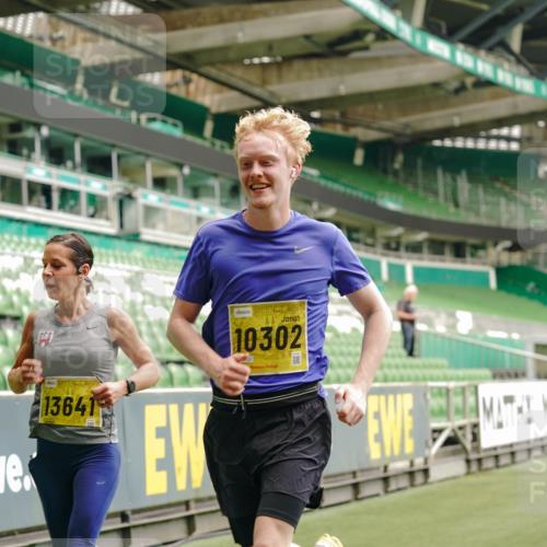 13.09.2026 - 21. swb-Marathon Bremen Michael Burmester http://msf.ph/oto/10430943 13.09.2026 10:22:07 Laufen im Stadion 10244, 10302, 10441, 10926, 10961, 11083, 11142, 11338, 11454, 11619, 11738, 11854, 11916, 11944, 11964, 12003, 12289, 12370, 12456, 12513, 12520, 12538, 13507, 13513, 13514, 13519, 13535, 13539, 13548, 13551, 13553, 13559, 13568, 13575, 13584, 13587, 13606, 13608, 13616, 13636, 13641, 10366, 10475, 11481, 11652, 12457, 12458, 13504, 13530, 13533, 13534, 13536, 13541, 13543, 13554, 13564 meine-sportfotos.de