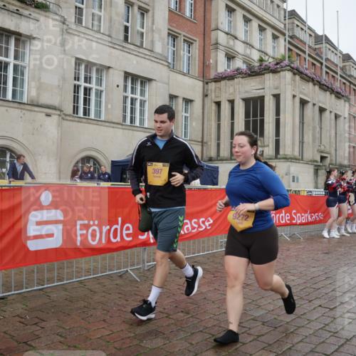 13.09.2026 - Kiel Lauf Yannick Fuchs http://msf.ph/oto/10430945 13.09.2026 11:14:44 Ziel 3706, 3707, 3708, 5601, 6378, 6783, 6905, 7787, 11482, 270, 283, 397, 1338, 1339, 2520, 3278, 5478, 6806, 7998, 9272, 10278, 9273, 10116, 10124, 397, 489, 9272, 9873 meine-sportfotos.de