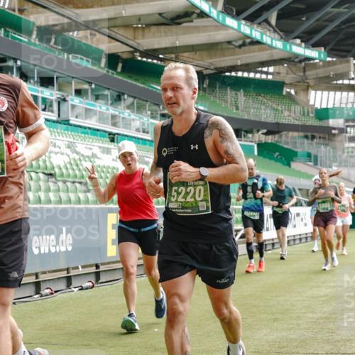 13.09.2026 - 21. swb-Marathon Bremen Michael Burmester http://msf.ph/oto/10430946 13.09.2026 13:04:00 Laufen im Stadion 209, 210, 488, 534, 565, 596, 725, 762, 881, 940, 1014, 1343, 1373, 1456, 1458, 1460, 1479, 1611, 1649, 1653, 1687, 1771, 2223, 2276, 2364, 2369, 2421, 2430, 2434, 2452, 2513, 2625, 2779, 2851, 2872, 2891, 2900, 2910, 2919, 2934, 2957, 2977, 3028, 3114, 3135, 3217, 3258, 3360, 3402, 3419, 3425, 3454, 3460, 3496, 3510, 3521, 3576, 3579, 3585, 3597, 3618, 3796, 3846, 3859, 3909, 3938, 3970, 3983, 4077, 4133, 4558, 242 meine-sportfotos.de