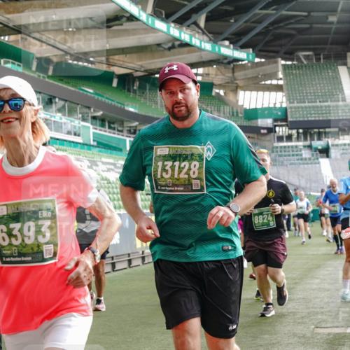 13.09.2026 - 21. swb-Marathon Bremen Michael Burmester http://msf.ph/oto/10430962 13.09.2026 13:28:29 Laufen im Stadion 111, 186, 220, 357, 422, 476, 478, 597, 685, 726, 729, 754, 829, 888, 925, 986, 1079, 1220, 1298, 1325, 1384, 1412, 1496, 1608, 1615, 1741, 1769, 1777, 1958, 1961, 1984, 2236, 2326, 2365, 2472, 2502, 2507, 2574, 2593, 2725, 2743, 2748, 2862, 2868, 2875, 2876, 2923, 2924, 2991, 3020, 3045, 3061, 3073, 3154, 3184, 3219, 3238, 3274, 3321, 3361, 3589, 3592, 3594, 3595, 3678, 3694, 3755, 3756, 3798, 3826, 3853, 3885, 3907, 3953, 3965, 3971, 3978, 3987, 4108, 4238, 4457, 4660 meine-sportfotos.de