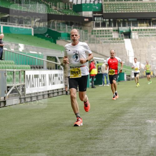 13.09.2026 - 21. swb-Marathon Bremen Michael Burmester http://msf.ph/oto/10430967 13.09.2026 10:22:08 Laufen im Stadion 10244, 10302, 10441, 10926, 10961, 11083, 11142, 11338, 11454, 11619, 11738, 11854, 11916, 11944, 11964, 12003, 12289, 12370, 12456, 12513, 12520, 12538, 13507, 13513, 13514, 13519, 13535, 13539, 13548, 13551, 13553, 13559, 13568, 13575, 13584, 13587, 13606, 13608, 13616, 13636, 13641, 10366, 10475, 11481, 11652, 12457, 12458, 13504, 13530, 13533, 13534, 13536, 13541, 13543, 13554, 13564 meine-sportfotos.de