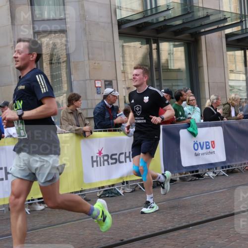 13.09.2026 - 21. swb-Marathon Bremen Strokosch-Dieckow http://msf.ph/oto/10431007 13.09.2026 13:10:53 Ziel 335, 697, 1349, 2021, 2087, 3440, 3448, 3484, 3647, 4429, 5079, 6274, 6471, 6657, 8183, 8474, 9291, 9410, 9618, 9622, 9762, 384, 1181, 1385, 1498, 1554, 2347, 2759, 4023, 4475, 4571, 4727, 5066, 5152, 5155, 5168, 5314, 5387, 5620, 5648, 6267, 7115, 7136, 9659, 13248 meine-sportfotos.de