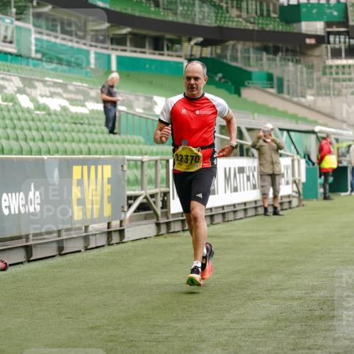 13.09.2026 - 21. swb-Marathon Bremen Michael Burmester http://msf.ph/oto/10431021 13.09.2026 10:22:12 Laufen im Stadion 10244, 10302, 10441, 10926, 10961, 11083, 11142, 11227, 11338, 11454, 11619, 11738, 11854, 11916, 11944, 12003, 12209, 12370, 12395, 12456, 12513, 12520, 12538, 13507, 13513, 13514, 13519, 13535, 13539, 13548, 13551, 13553, 13559, 13568, 13575, 13584, 13587, 13606, 13608, 13616, 13636, 13641, 10366, 10475, 11481, 11652, 12457, 12458, 13504, 13530, 13533, 13534, 13536, 13541, 13543, 13554, 13564 meine-sportfotos.de