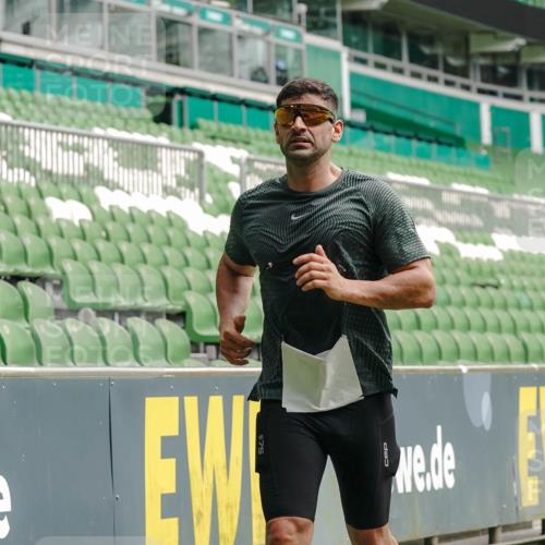 13.09.2026 - 21. swb-Marathon Bremen Michael Burmester http://msf.ph/oto/10431027 13.09.2026 12:25:59 Laufen im Stadion 206, 322, 447, 814, 841, 875, 968, 1187, 1313, 1544, 1840, 2044, 2143, 129, 236, 642 meine-sportfotos.de