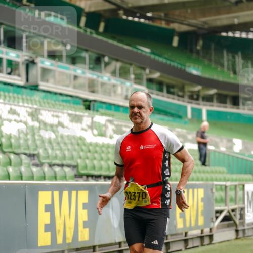 13.09.2026 - 21. swb-Marathon Bremen Michael Burmester http://msf.ph/oto/10431033 13.09.2026 10:22:13 Laufen im Stadion 10244, 10302, 10441, 10926, 10961, 11083, 11142, 11227, 11338, 11454, 11619, 11738, 11854, 11916, 11944, 12003, 12209, 12370, 12395, 12456, 12513, 12520, 12538, 13507, 13513, 13519, 13535, 13539, 13548, 13551, 13553, 13559, 13568, 13575, 13584, 13587, 13606, 13608, 13616, 13636, 13641, 10366, 10475, 11481, 11652, 12457, 12458, 13504, 13530, 13533, 13534, 13536, 13541, 13543, 13554, 13564 meine-sportfotos.de