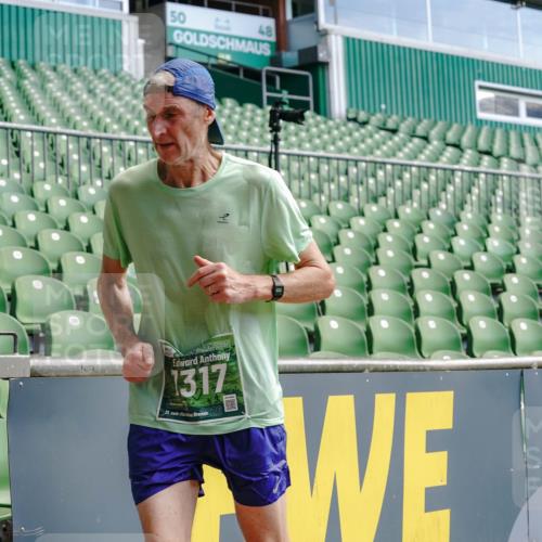 13.09.2026 - 21. swb-Marathon Bremen Michael Burmester http://msf.ph/oto/10431046 13.09.2026 13:04:03 Laufen im Stadion 178, 209, 210, 488, 534, 565, 596, 725, 762, 881, 940, 1014, 1343, 1373, 1456, 1458, 1460, 1479, 1611, 1649, 1653, 1687, 1771, 2223, 2276, 2364, 2369, 2421, 2430, 2434, 2452, 2513, 2625, 2779, 2851, 2867, 2872, 2891, 2900, 2910, 2919, 2934, 2957, 2977, 3028, 3114, 3135, 3217, 3258, 3360, 3402, 3419, 3425, 3454, 3460, 3496, 3510, 3521, 3576, 3579, 3585, 3597, 3618, 3796, 3846, 3859, 3909, 3938, 3970, 3983, 4077, 4133, 242 meine-sportfotos.de