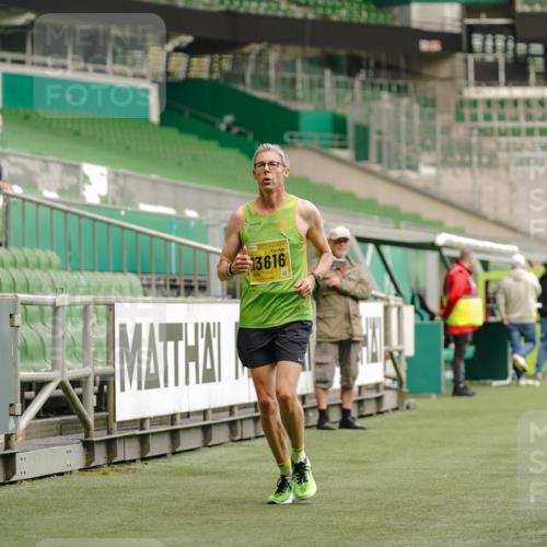 13.09.2026 - 21. swb-Marathon Bremen Michael Burmester http://msf.ph/oto/10431105 13.09.2026 10:22:20 Laufen im Stadion 10244, 10302, 10441, 10575, 10926, 11083, 11127, 11142, 11198, 11227, 11338, 11454, 11619, 11738, 11854, 11916, 11944, 12003, 12209, 12370, 12395, 12456, 12513, 12520, 12538, 13507, 13513, 13519, 13535, 13539, 13548, 13551, 13553, 13559, 13568, 13575, 13584, 13587, 13606, 13608, 13616, 13636, 13641, 13642, 10366, 10475, 11481, 11652, 12457, 13504, 13530, 13533, 13534, 13536, 13541, 13543, 13554, 13564 meine-sportfotos.de