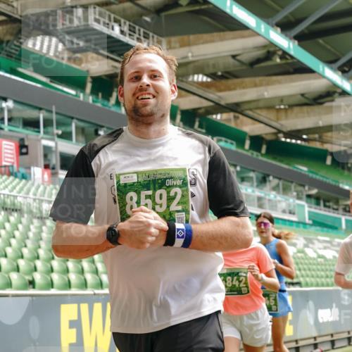 13.09.2026 - 21. swb-Marathon Bremen Michael Burmester http://msf.ph/oto/10431123 13.09.2026 13:04:06 Laufen im Stadion 178, 209, 210, 488, 534, 565, 596, 725, 762, 881, 940, 1014, 1239, 1343, 1373, 1456, 1458, 1460, 1479, 1611, 1649, 1653, 1687, 1771, 2223, 2276, 2364, 2369, 2421, 2430, 2434, 2452, 2513, 2625, 2723, 2779, 2851, 2867, 2872, 2891, 2900, 2910, 2919, 2934, 2957, 2977, 3028, 3114, 3135, 3217, 3320, 3360, 3402, 3419, 3425, 3454, 3460, 3496, 3510, 3521, 3576, 3579, 3585, 3597, 3618, 3796, 3846, 3859, 3909, 3938, 3970, 3983, 4077, 4133, 242 meine-sportfotos.de
