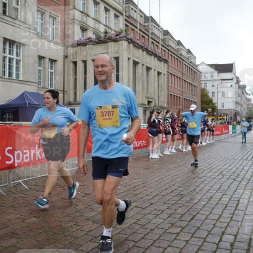 13.09.2026 - Kiel Lauf Yannick Fuchs http://msf.ph/oto/10431170 13.09.2026 11:15:18 Ziel 2092, 2401, 3707, 3708, 5601, 9273, 10116, 10124, 11482, 155, 1246, 3087, 5327, 11871, 12831, 12832, 12833, 12834, 3706, 3707, 3708, 6378, 6905, 11482 meine-sportfotos.de