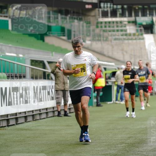 13.09.2026 - 21. swb-Marathon Bremen Michael Burmester http://msf.ph/oto/10431225 13.09.2026 10:22:32 Laufen im Stadion 10244, 10302, 10441, 10575, 10926, 11083, 11127, 11142, 11198, 11227, 11338, 11454, 11619, 11721, 11738, 11854, 11916, 11944, 12003, 12053, 12209, 12339, 12370, 12395, 12456, 12520, 12538, 13507, 13513, 13519, 13535, 13539, 13548, 13551, 13553, 13556, 13559, 13568, 13575, 13584, 13587, 13606, 13608, 13616, 13636, 13641, 13642, 10366, 10475, 11481, 11652, 12457, 13530, 13533, 13534, 13536, 13541, 13543, 13554, 13564 meine-sportfotos.de