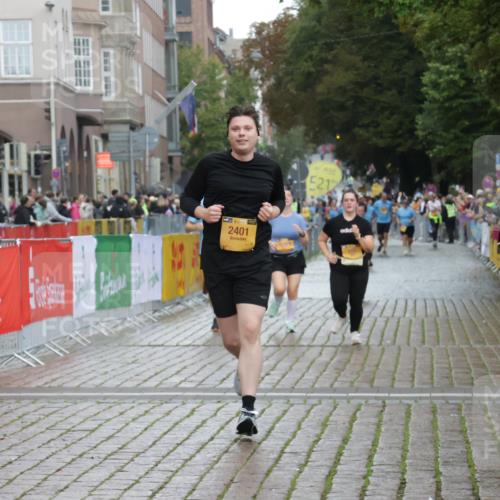 13.09.2026 - Kiel Lauf Yannick Fuchs http://msf.ph/oto/10431298 13.09.2026 11:15:49 Ziel 2414, 4309, 4571, 9175, 9708, 155, 1246, 2401, 3087, 5327, 11871, 12831, 12832, 12833, 12834, 1605, 2511, 3196, 4216, 9204, 9348, 2092 meine-sportfotos.de