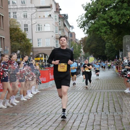 13.09.2026 - Kiel Lauf Yannick Fuchs http://msf.ph/oto/10431318 13.09.2026 11:15:51 Ziel 1605, 2414, 4309, 4571, 9175, 9348, 9708, 155, 1246, 2401, 3087, 5327, 11871, 12831, 12832, 12833, 12834, 2511, 3196, 4216, 9204, 9484, 2092, 2401 meine-sportfotos.de