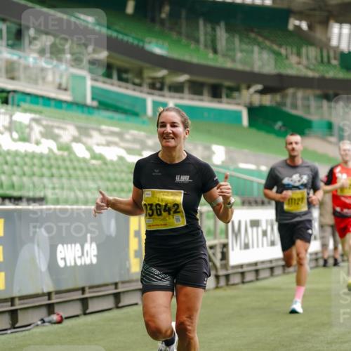 13.09.2026 - 21. swb-Marathon Bremen Michael Burmester http://msf.ph/oto/10431336 13.09.2026 10:22:38 Laufen im Stadion 10244, 10302, 10441, 10575, 10926, 11083, 11127, 11142, 11198, 11227, 11338, 11454, 11619, 11713, 11721, 11738, 11854, 11916, 11944, 12003, 12053, 12209, 12339, 12370, 12395, 12456, 12520, 12538, 13507, 13513, 13519, 13535, 13539, 13548, 13551, 13553, 13556, 13559, 13563, 13568, 13575, 13584, 13587, 13606, 13608, 13616, 13636, 13641, 13642, 10366, 10475, 11481, 11652, 12457, 13530, 13533, 13534, 13536, 13541, 13543, 13554, 13564 meine-sportfotos.de
