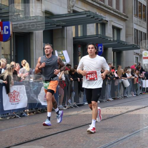 13.09.2026 - 21. swb-Marathon Bremen Strokosch-Dieckow http://msf.ph/oto/10431337 13.09.2026 13:11:09 Ziel 382, 1349, 2087, 3899, 6274, 7109, 8474, 8982, 9291, 9618, 335, 384, 697, 2021, 2759, 3440, 3448, 3484, 3647, 4023, 4429, 4475, 4571, 5079, 5168, 5314, 6471, 6657, 7115, 7136, 8183, 8474, 9410, 9622, 9762 meine-sportfotos.de