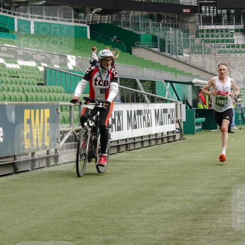 13.09.2026 - 21. swb-Marathon Bremen Michael Burmester http://msf.ph/oto/10431359 13.09.2026 12:27:00 Laufen im Stadion 103, 206, 238, 322, 420, 447, 841, 875, 968, 1187, 1352, 1840, 2032, 2044, 2143, 129, 149, 236, 289, 798, 1483, 1490, 1567 meine-sportfotos.de
