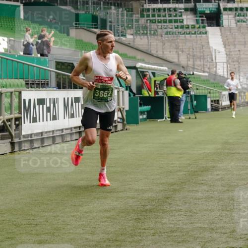 13.09.2026 - 21. swb-Marathon Bremen Michael Burmester http://msf.ph/oto/10431372 13.09.2026 12:27:01 Laufen im Stadion 103, 206, 238, 322, 420, 447, 841, 875, 968, 1187, 1352, 1840, 2032, 2044, 2143, 129, 149, 236, 289, 798, 1483, 1490, 1567 meine-sportfotos.de
