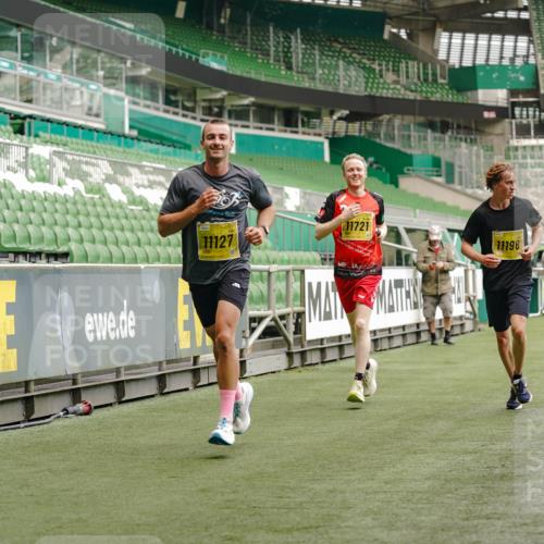 13.09.2026 - 21. swb-Marathon Bremen Michael Burmester http://msf.ph/oto/10431375 13.09.2026 10:22:39 Laufen im Stadion 10244, 10302, 10441, 10575, 10926, 11083, 11127, 11142, 11198, 11227, 11338, 11454, 11619, 11713, 11721, 11738, 11854, 11916, 11944, 12003, 12053, 12209, 12339, 12370, 12395, 12456, 12520, 12538, 13507, 13513, 13519, 13535, 13539, 13548, 13551, 13553, 13556, 13559, 13563, 13568, 13575, 13584, 13587, 13606, 13608, 13616, 13636, 13641, 13642, 10366, 10475, 11481, 11652, 12457, 13530, 13533, 13534, 13536, 13541, 13543, 13554, 13564 meine-sportfotos.de