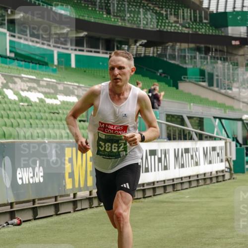 13.09.2026 - 21. swb-Marathon Bremen Michael Burmester http://msf.ph/oto/10431378 13.09.2026 12:27:02 Laufen im Stadion 103, 206, 238, 322, 420, 447, 841, 875, 968, 1187, 1352, 1840, 2032, 2044, 2143, 4264, 129, 149, 236, 289, 798, 1483, 1490, 1567 meine-sportfotos.de