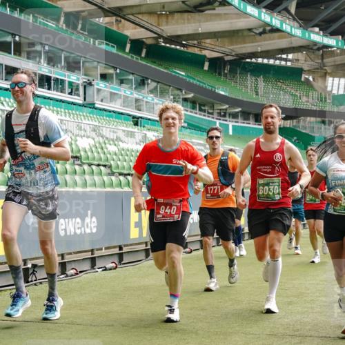 13.09.2026 - 21. swb-Marathon Bremen Michael Burmester http://msf.ph/oto/10431380 13.09.2026 13:04:14 Laufen im Stadion 178, 209, 210, 488, 534, 565, 596, 725, 762, 881, 940, 1014, 1239, 1307, 1343, 1373, 1456, 1458, 1460, 1479, 1611, 1649, 1653, 1656, 1687, 1771, 1780, 1941, 2023, 2223, 2369, 2421, 2430, 2434, 2452, 2513, 2625, 2723, 2851, 2867, 2872, 2891, 2900, 2910, 2919, 2934, 2957, 2977, 3028, 3135, 3217, 3320, 3343, 3360, 3402, 3419, 3425, 3454, 3460, 3510, 3521, 3579, 3585, 3597, 3618, 3796, 3846, 3859, 3909, 3938, 3970, 3983, 4077, 4133, 242 meine-sportfotos.de