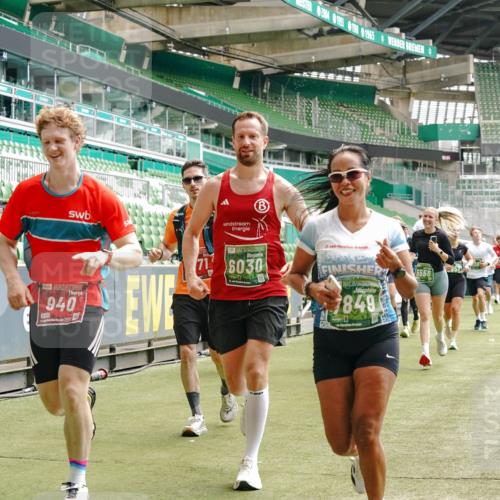 13.09.2026 - 21. swb-Marathon Bremen Michael Burmester http://msf.ph/oto/10431412 13.09.2026 13:04:15 Laufen im Stadion 178, 209, 210, 488, 534, 565, 596, 725, 762, 881, 940, 1014, 1239, 1307, 1343, 1373, 1456, 1458, 1460, 1479, 1611, 1627, 1649, 1653, 1656, 1687, 1771, 1780, 1932, 1941, 2023, 2223, 2369, 2421, 2430, 2434, 2452, 2513, 2625, 2723, 2851, 2867, 2872, 2891, 2900, 2910, 2919, 2934, 2957, 2977, 3028, 3135, 3217, 3320, 3343, 3360, 3402, 3419, 3425, 3454, 3460, 3510, 3521, 3579, 3597, 3618, 3796, 3846, 3859, 3909, 3938, 3970, 3983, 4077, 4133, 242 meine-sportfotos.de