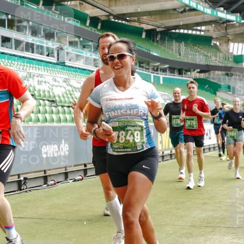 13.09.2026 - 21. swb-Marathon Bremen Michael Burmester http://msf.ph/oto/10431437 13.09.2026 13:04:15 Laufen im Stadion 178, 209, 210, 488, 534, 565, 596, 725, 762, 881, 940, 1014, 1239, 1307, 1343, 1373, 1456, 1458, 1460, 1479, 1611, 1627, 1649, 1653, 1656, 1687, 1771, 1780, 1932, 1941, 2023, 2223, 2369, 2421, 2430, 2434, 2452, 2513, 2625, 2723, 2851, 2867, 2872, 2891, 2900, 2910, 2919, 2934, 2957, 2977, 3028, 3135, 3217, 3320, 3343, 3360, 3402, 3419, 3425, 3454, 3460, 3510, 3521, 3579, 3597, 3618, 3796, 3846, 3859, 3909, 3938, 3970, 3983, 4077, 4133, 242 meine-sportfotos.de