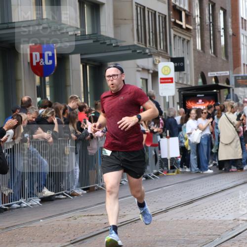 13.09.2026 - 21. swb-Marathon Bremen Strokosch-Dieckow http://msf.ph/oto/10431440 13.09.2026 13:11:18 Ziel 382, 3899, 4651, 5585, 6059, 7109, 8982, 8996, 13055, 335, 697, 1349, 2021, 2087, 3440, 3448, 3484, 3647, 4429, 5079, 6274, 6471, 6657, 8183, 8474, 9291, 9410, 9618, 9622, 9762 meine-sportfotos.de