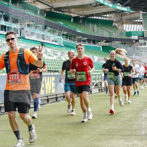 13.09.2026 - 21. swb-Marathon Bremen Michael Burmester http://msf.ph/oto/10431465 13.09.2026 13:04:16 Laufen im Stadion 178, 209, 210, 488, 534, 565, 596, 725, 762, 881, 940, 1014, 1239, 1307, 1343, 1373, 1456, 1458, 1460, 1479, 1611, 1627, 1649, 1653, 1656, 1687, 1771, 1780, 1932, 1941, 2023, 2223, 2369, 2430, 2434, 2452, 2513, 2625, 2723, 2851, 2867, 2872, 2891, 2900, 2910, 2919, 2934, 2957, 2977, 3028, 3135, 3217, 3320, 3343, 3360, 3402, 3419, 3425, 3454, 3460, 3510, 3521, 3579, 3597, 3618, 3796, 3846, 3859, 3909, 3938, 3970, 3983, 4077, 4133, 242 meine-sportfotos.de