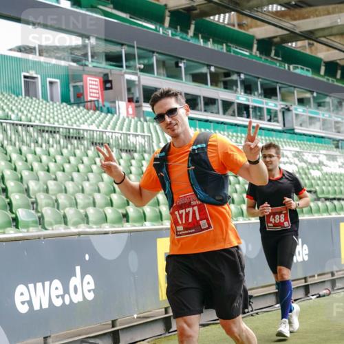 13.09.2026 - 21. swb-Marathon Bremen Michael Burmester http://msf.ph/oto/10431479 13.09.2026 13:04:17 Laufen im Stadion 178, 209, 210, 488, 534, 565, 596, 725, 762, 881, 940, 1014, 1239, 1307, 1343, 1373, 1456, 1458, 1460, 1479, 1611, 1627, 1649, 1653, 1656, 1687, 1771, 1780, 1932, 1941, 2023, 2126, 2223, 2369, 2430, 2434, 2452, 2513, 2625, 2723, 2851, 2867, 2872, 2891, 2900, 2910, 2919, 2934, 2957, 2959, 2977, 3028, 3135, 3217, 3320, 3343, 3360, 3402, 3419, 3425, 3454, 3460, 3510, 3521, 3579, 3597, 3618, 3796, 3846, 3859, 3909, 3938, 3970, 3983, 4077, 4133, 242 meine-sportfotos.de