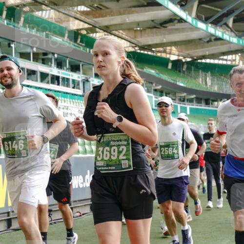 13.09.2026 - 21. swb-Marathon Bremen Michael Burmester http://msf.ph/oto/10431495 13.09.2026 13:28:57 Laufen im Stadion 111, 171, 220, 357, 422, 476, 478, 597, 685, 726, 729, 754, 829, 888, 925, 986, 1079, 1217, 1220, 1270, 1298, 1325, 1384, 1496, 1615, 1741, 1777, 1958, 1984, 2236, 2238, 2326, 2365, 2436, 2472, 2502, 2546, 2574, 2593, 2740, 2743, 2830, 2862, 2868, 2876, 2924, 2991, 3020, 3053, 3061, 3129, 3154, 3219, 3238, 3274, 3321, 3361, 3563, 3589, 3594, 3595, 3605, 3678, 3694, 3755, 3758, 3798, 3826, 3853, 3885, 3898, 3953, 3965, 3971, 3987, 4011, 4108, 4238, 4457, 4660 meine-sportfotos.de