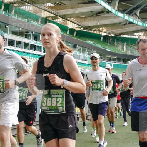 13.09.2026 - 21. swb-Marathon Bremen Michael Burmester http://msf.ph/oto/10431502 13.09.2026 13:28:57 Laufen im Stadion 111, 171, 220, 357, 422, 476, 478, 597, 685, 726, 729, 754, 829, 888, 925, 986, 1079, 1217, 1220, 1270, 1298, 1325, 1384, 1496, 1615, 1741, 1777, 1958, 1984, 2236, 2238, 2326, 2365, 2436, 2472, 2502, 2546, 2574, 2593, 2740, 2743, 2830, 2862, 2868, 2876, 2924, 2991, 3020, 3053, 3061, 3129, 3154, 3219, 3238, 3274, 3321, 3361, 3563, 3589, 3594, 3595, 3605, 3678, 3694, 3755, 3758, 3798, 3826, 3853, 3885, 3898, 3953, 3965, 3971, 3987, 4011, 4108, 4238, 4457, 4660 meine-sportfotos.de