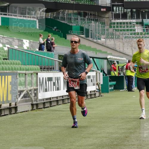 13.09.2026 - 21. swb-Marathon Bremen Michael Burmester http://msf.ph/oto/10431505 13.09.2026 12:27:31 Laufen im Stadion 103, 206, 238, 322, 358, 420, 553, 574, 841, 875, 1161, 1253, 1256, 1352, 1525, 1724, 1783, 1917, 2032, 3662, 4264, 129, 149, 289, 798, 1483, 1490, 1544, 1567 meine-sportfotos.de