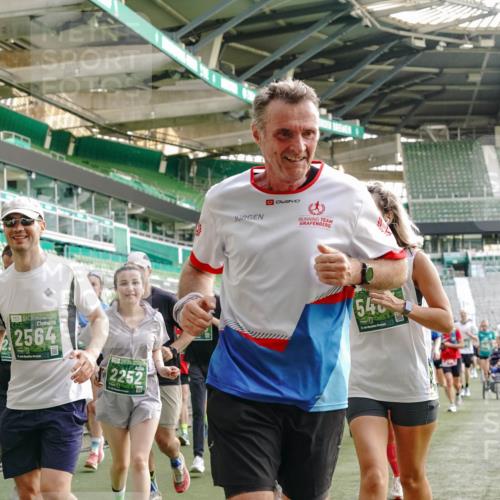 13.09.2026 - 21. swb-Marathon Bremen Michael Burmester http://msf.ph/oto/10431509 13.09.2026 13:28:57 Laufen im Stadion 111, 171, 220, 357, 422, 476, 478, 597, 685, 726, 729, 754, 829, 888, 925, 986, 1079, 1217, 1220, 1270, 1298, 1325, 1384, 1496, 1615, 1741, 1777, 1958, 1984, 2236, 2238, 2326, 2365, 2436, 2472, 2502, 2546, 2574, 2593, 2740, 2743, 2830, 2862, 2868, 2876, 2924, 2991, 3020, 3053, 3061, 3129, 3154, 3219, 3238, 3274, 3321, 3361, 3563, 3589, 3594, 3595, 3605, 3678, 3694, 3755, 3758, 3798, 3826, 3853, 3885, 3898, 3953, 3965, 3971, 3987, 4011, 4108, 4238, 4457, 4660 meine-sportfotos.de