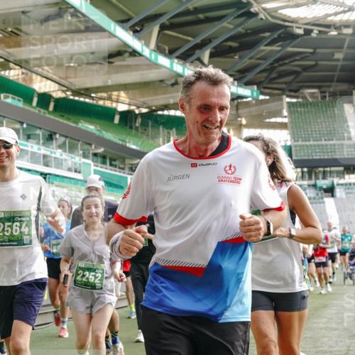 13.09.2026 - 21. swb-Marathon Bremen Michael Burmester http://msf.ph/oto/10431512 13.09.2026 13:28:57 Laufen im Stadion 111, 171, 220, 357, 422, 476, 478, 597, 685, 726, 729, 754, 829, 888, 925, 986, 1079, 1217, 1220, 1270, 1298, 1325, 1384, 1496, 1615, 1741, 1777, 1958, 1984, 2236, 2238, 2326, 2365, 2436, 2472, 2502, 2546, 2574, 2593, 2740, 2743, 2830, 2862, 2868, 2876, 2924, 2991, 3020, 3053, 3061, 3129, 3154, 3219, 3238, 3274, 3321, 3361, 3563, 3589, 3594, 3595, 3605, 3678, 3694, 3755, 3758, 3798, 3826, 3853, 3885, 3898, 3953, 3965, 3971, 3987, 4011, 4108, 4238, 4457, 4660 meine-sportfotos.de